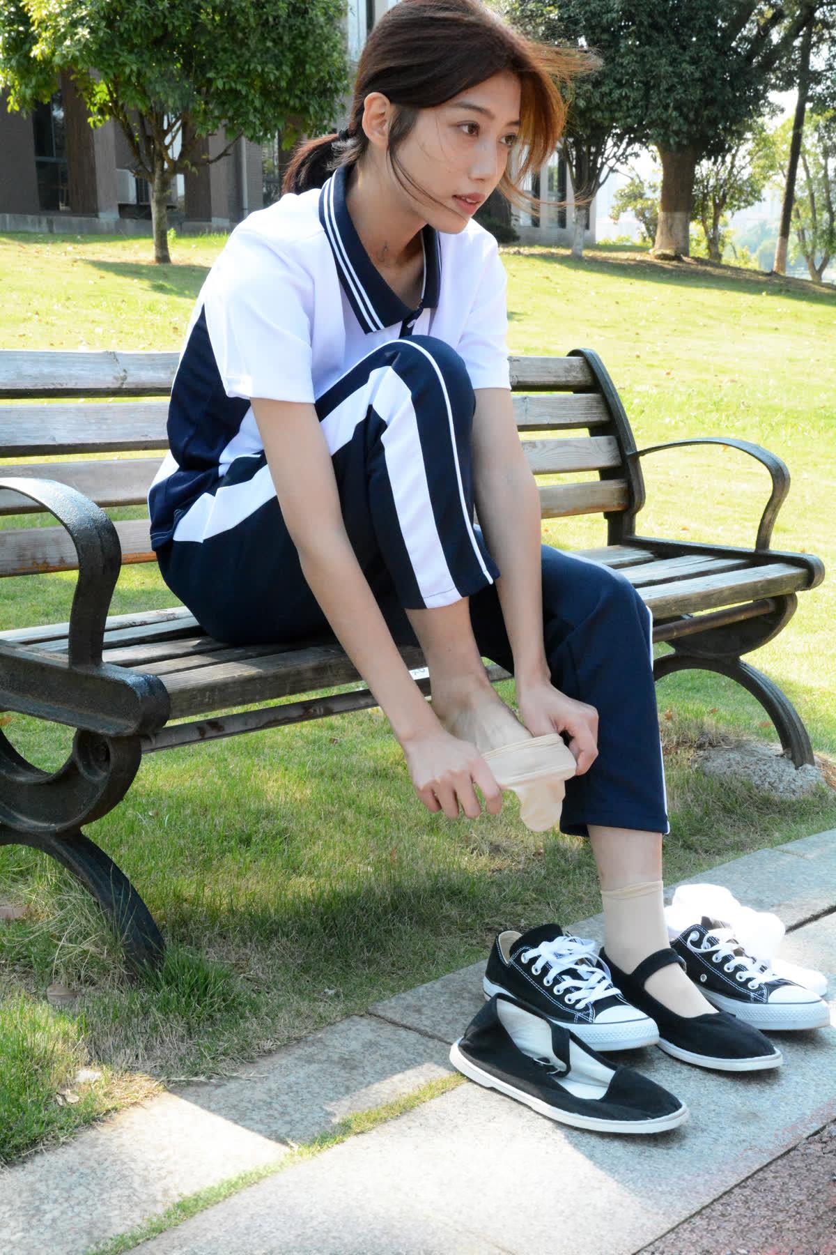 爱月下 – 美足美图视频7期[41G-2025.12]