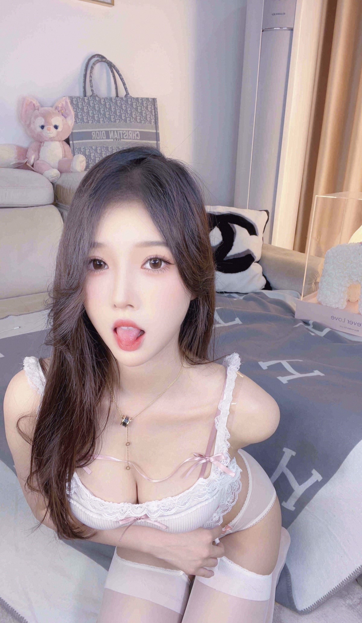 小小奶瓶儿@虎牙 – 全套9期&视频[5.1G]