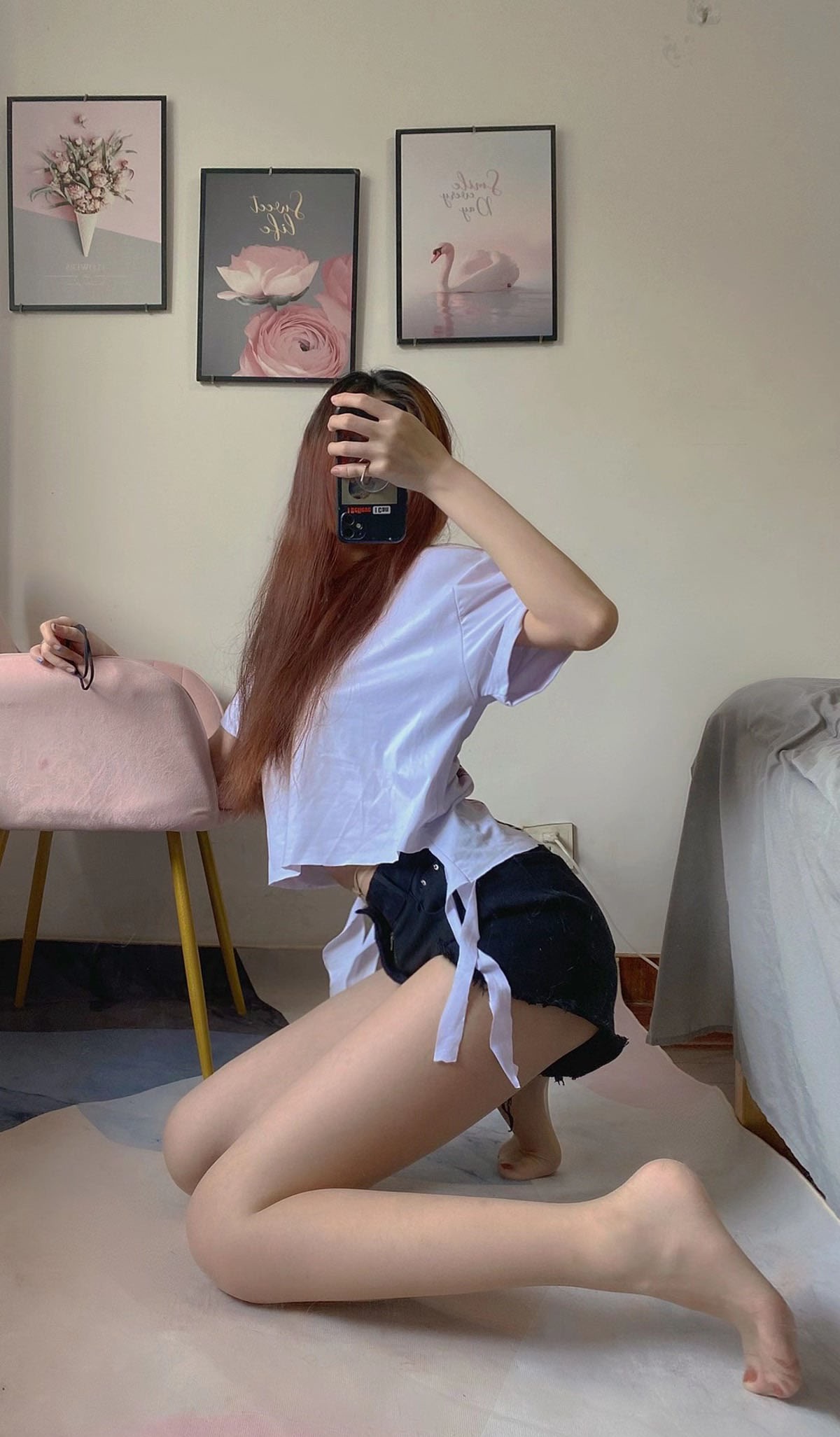 提袜少女 – 朋友圈收费系列套图&视频