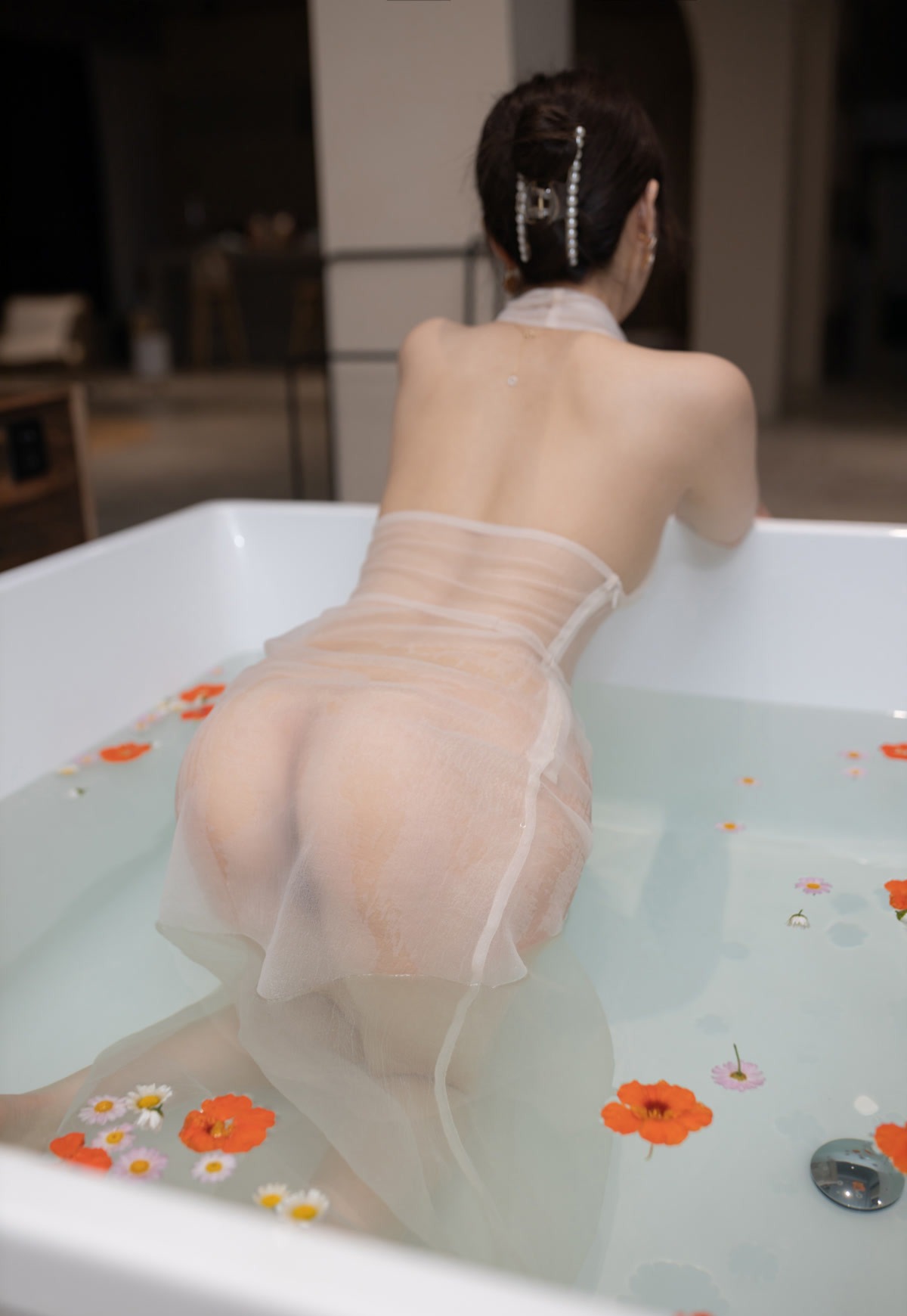 23001.鱼子酱Fish – 内购私拍 NO.002 阿芙洛狄忒 [131P-4.0GB]