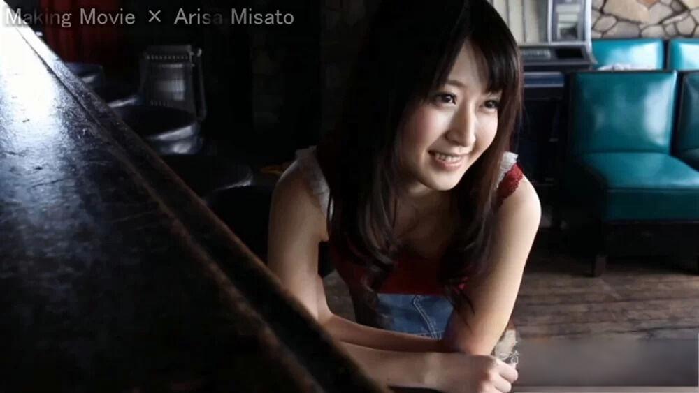 日系桃奶美优[Graphis] Gals – Arisa Misato 美里有紗[4v-1.12G]