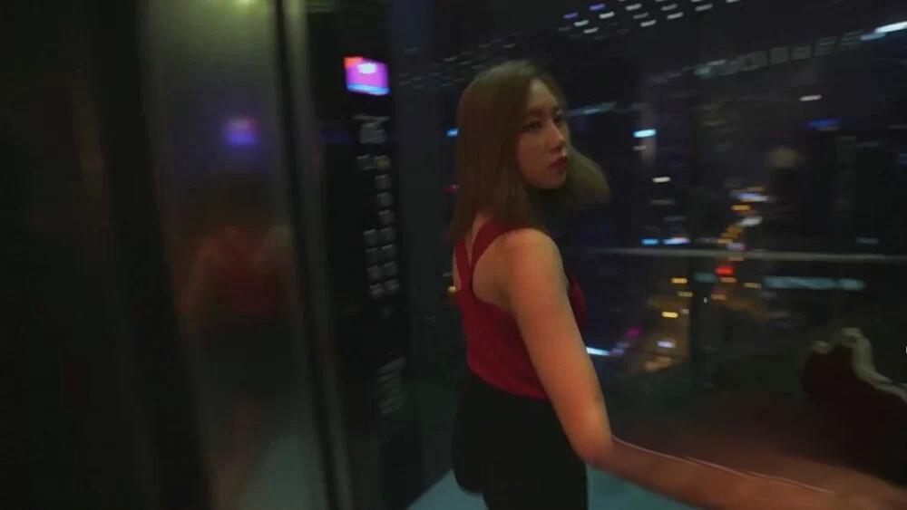 果哥出品白金原版長腿句號妹妹唯美誘惑身材妖娆曲線迷人魅力女神被攝影師