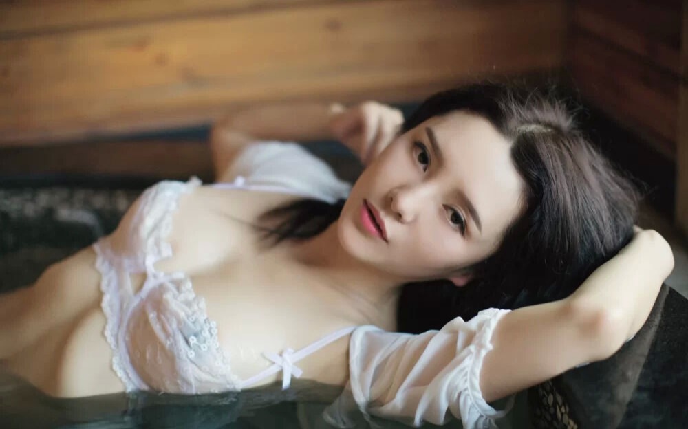 段王爷出品 美女樱桃写真昆明的冬天+盛夏时节2套 [100P 509M]