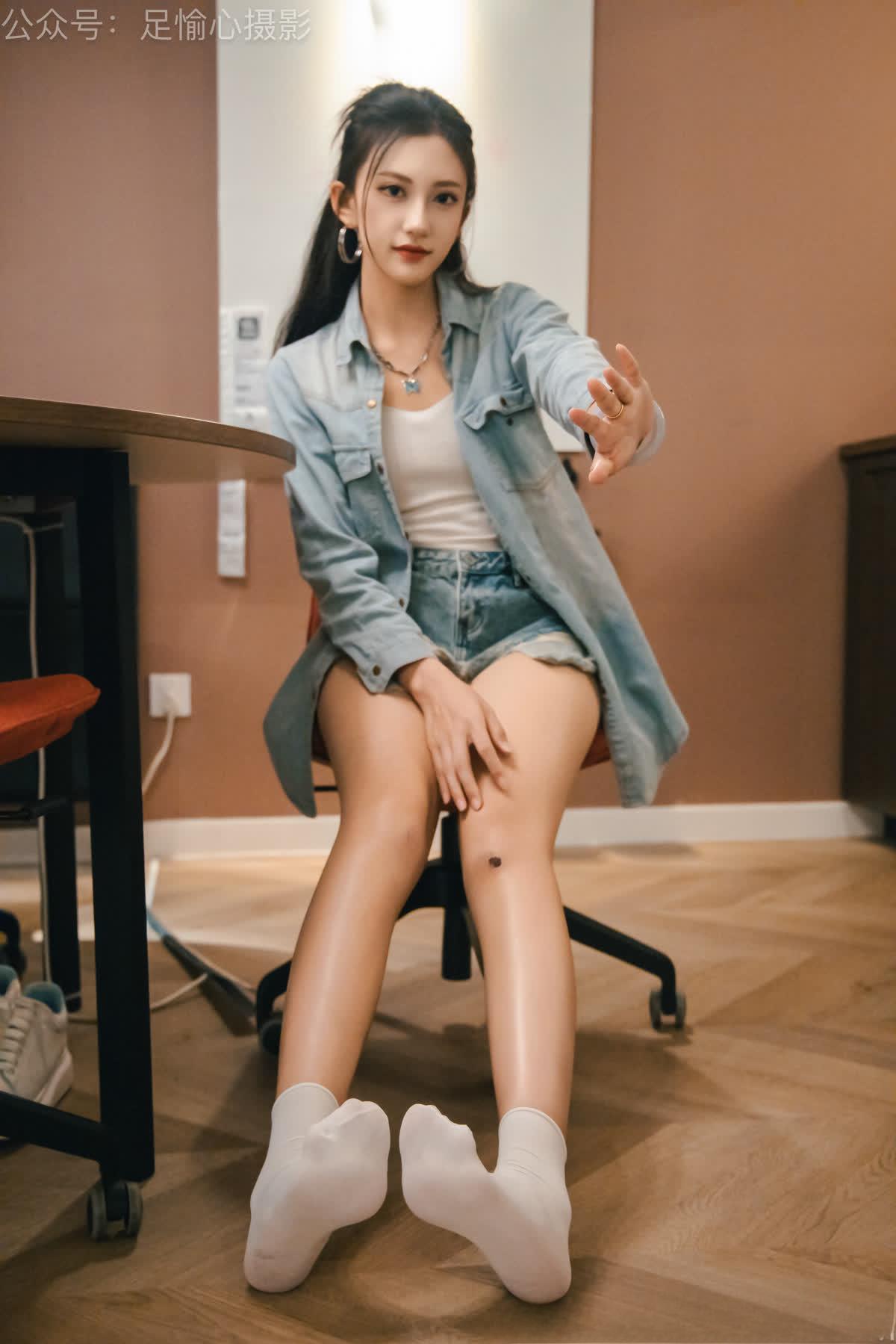 足愉心 – 少女美足美图视频7期[88G-2025.10新发]